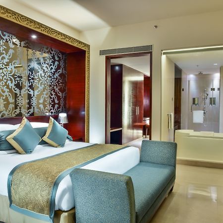 Crowne Plaza Ahmedabad City Centre By Ihg Exterior photo