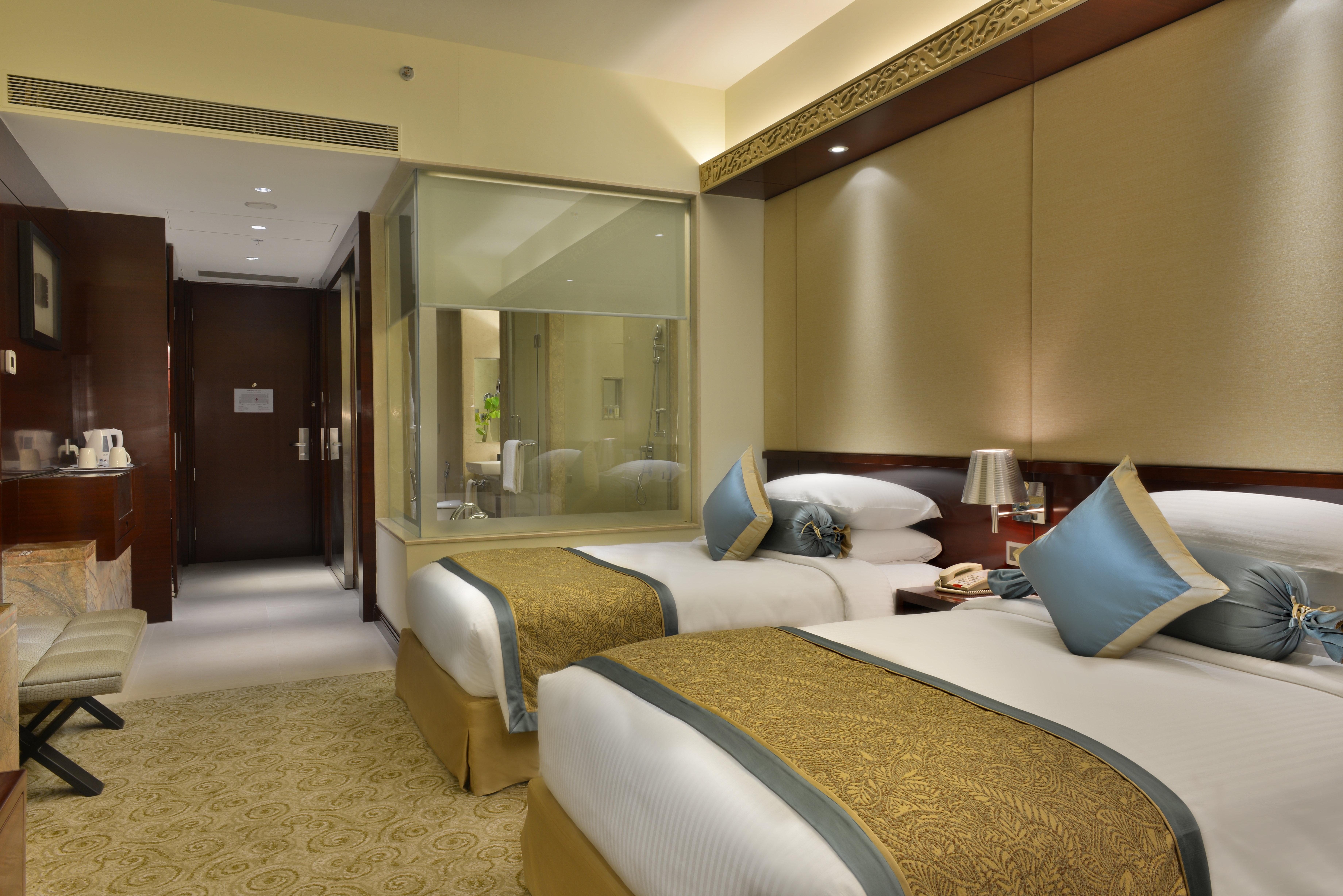 Crowne Plaza Ahmedabad City Centre By Ihg Exterior photo